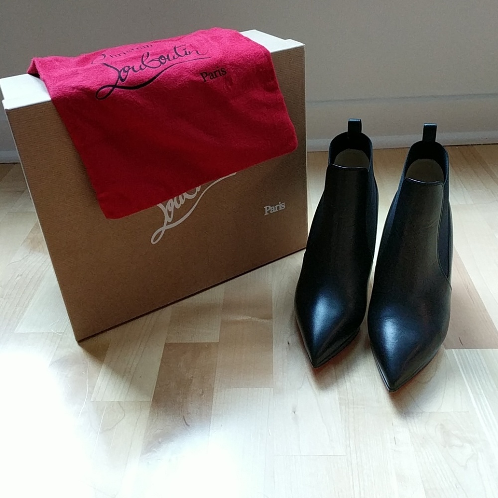 LOUBOUTIN Crochinetta Booties 100mm Sz 37.5